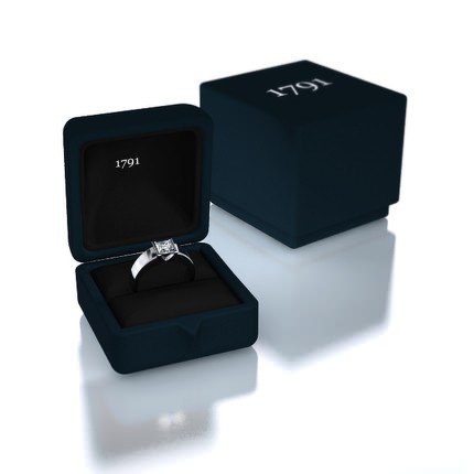 Princess Diamond Ring Platinum 950 La Lucia - Box View